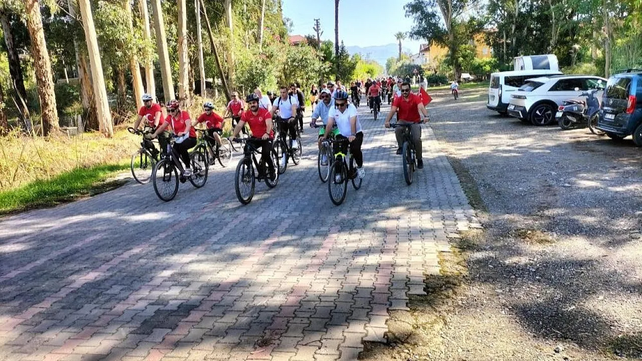 Köyceğiz'de Cumhuriyet Coşkusu Pedallarla Sokaklara Taşındı