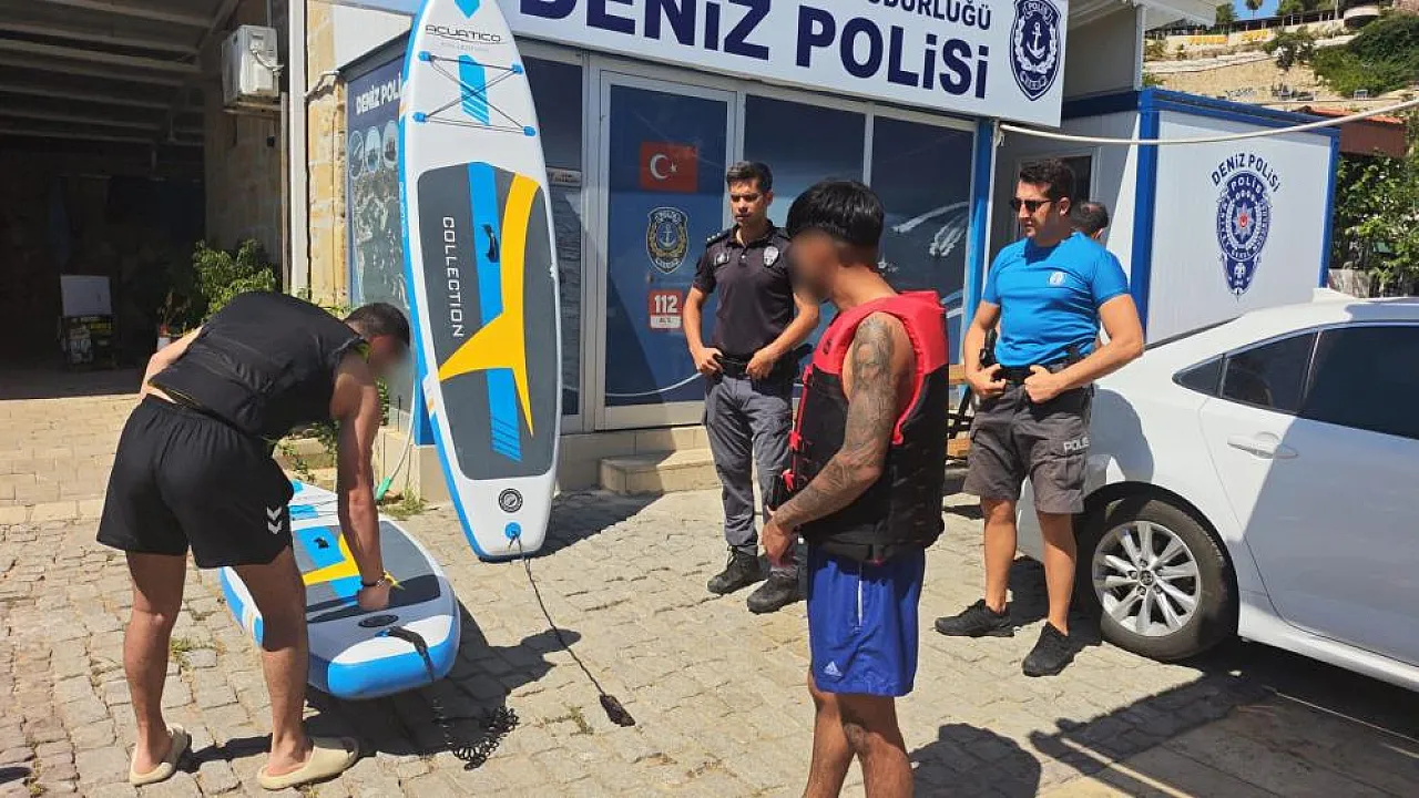 SUP ile denize açıldılar, kürekleri kırılınca kilometrelerce sürüklendiler
