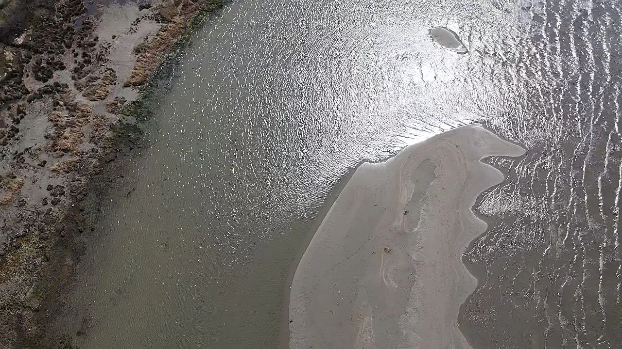 Muğla'nın Akyaka sahilinde deniz suyu yaklaşık 10 metre çekildi