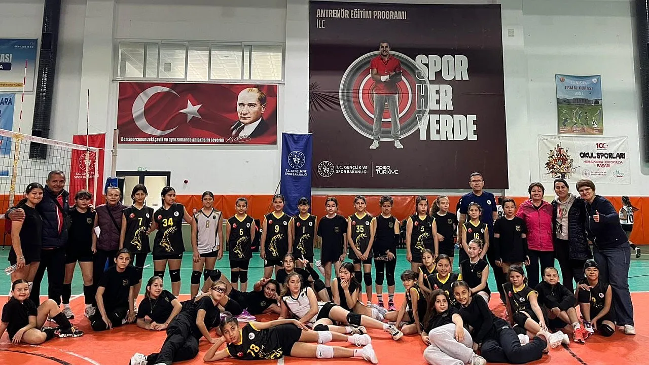Köyceğiz'de voleybol coşkusu, 150 sporcu aynı sahada buluştu