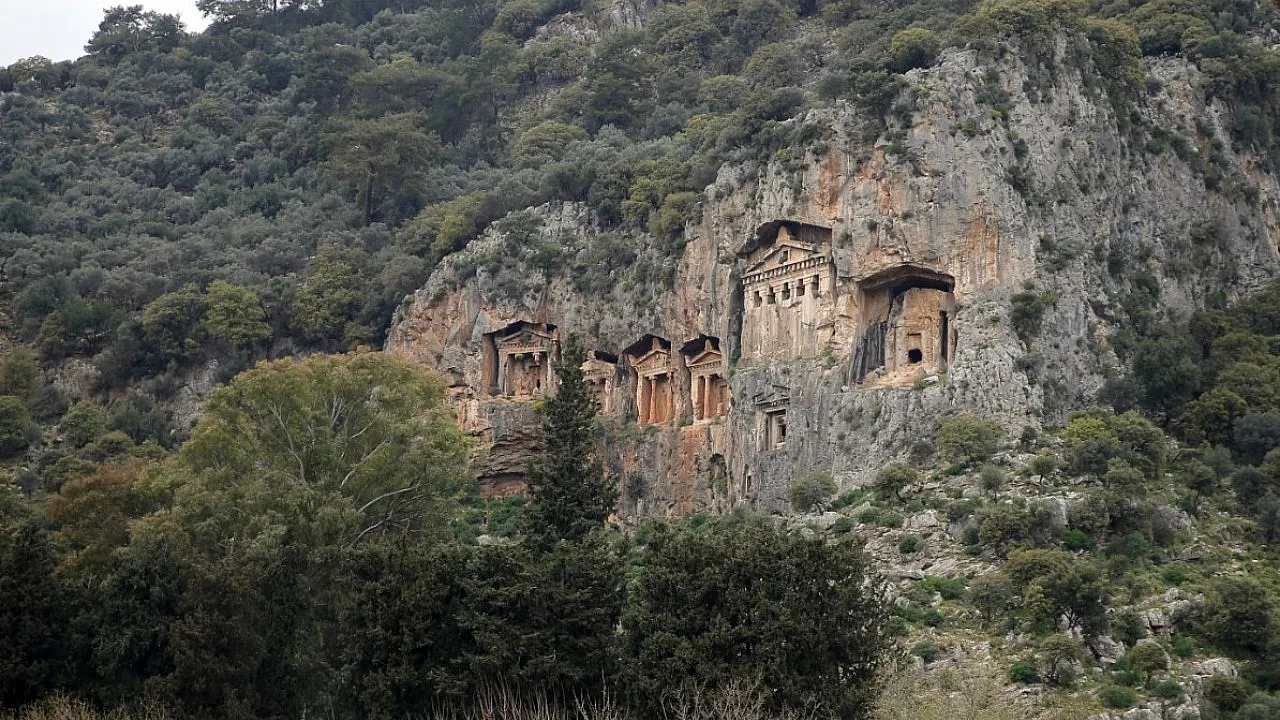 Muğla'nın turistik mahallesi Dalyan bayramda yerli turistleri bekliyor