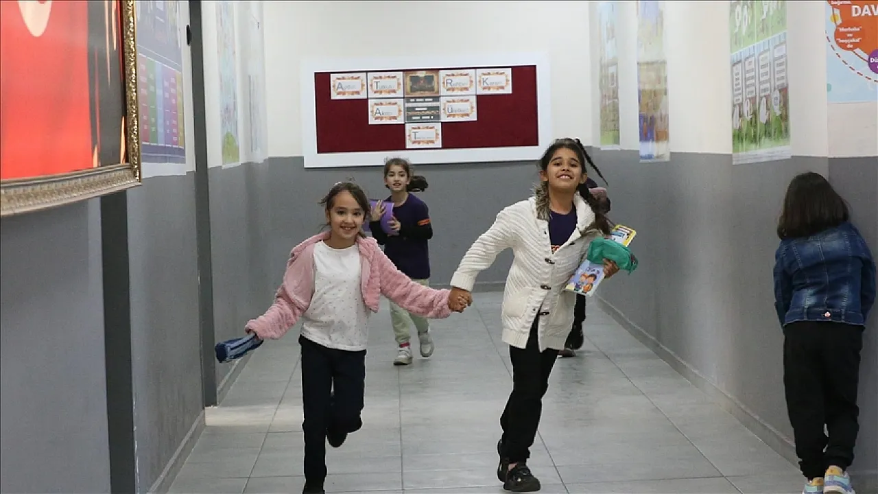 Okullarda ikinci ara tatil için son ders zili çaldı