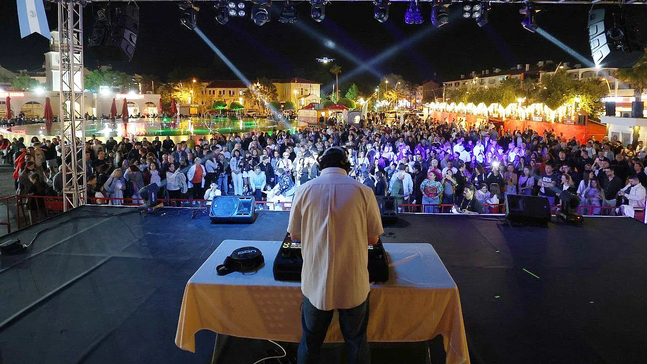 Marmaris Latin Fest'te Dans ve Müzik Coşkusu