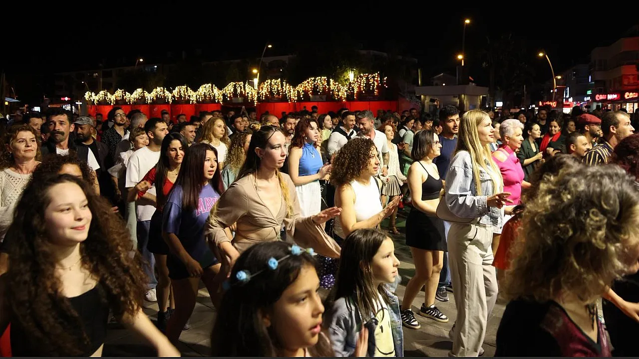 Marmaris Latin Fest'te Dans ve Müzik Coşkusu