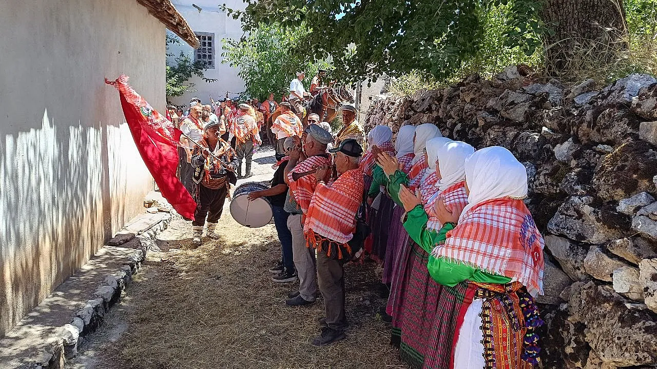 Yayla Karaçulha Yörük Şenliği'nde Temsili Gelin Alma Geleneği Yaşatıldı