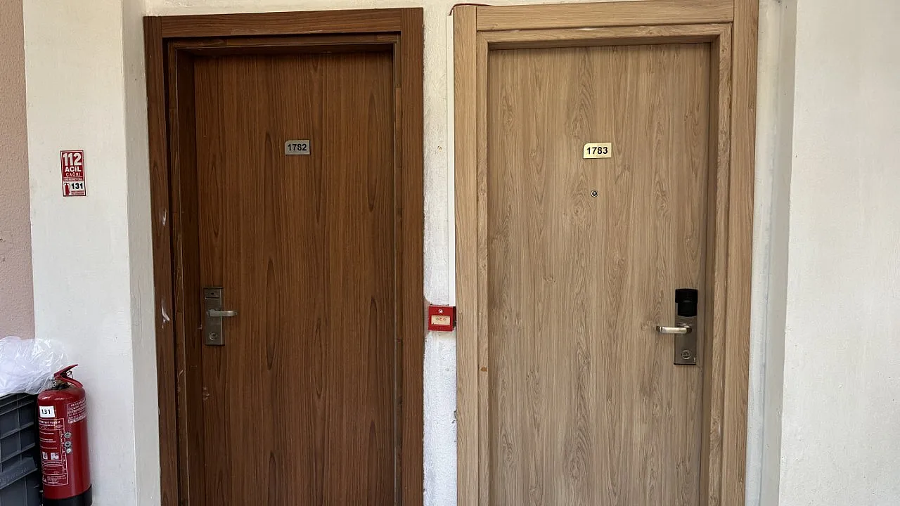 Marmaris'te darbecilerin saldırdığı otel odasındaki izler 10 yıldır muhafaza ediliyor