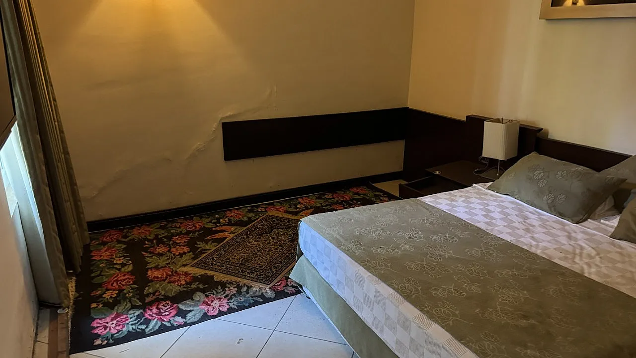 Marmaris'te darbecilerin saldırdığı otel odasındaki izler 10 yıldır muhafaza ediliyor