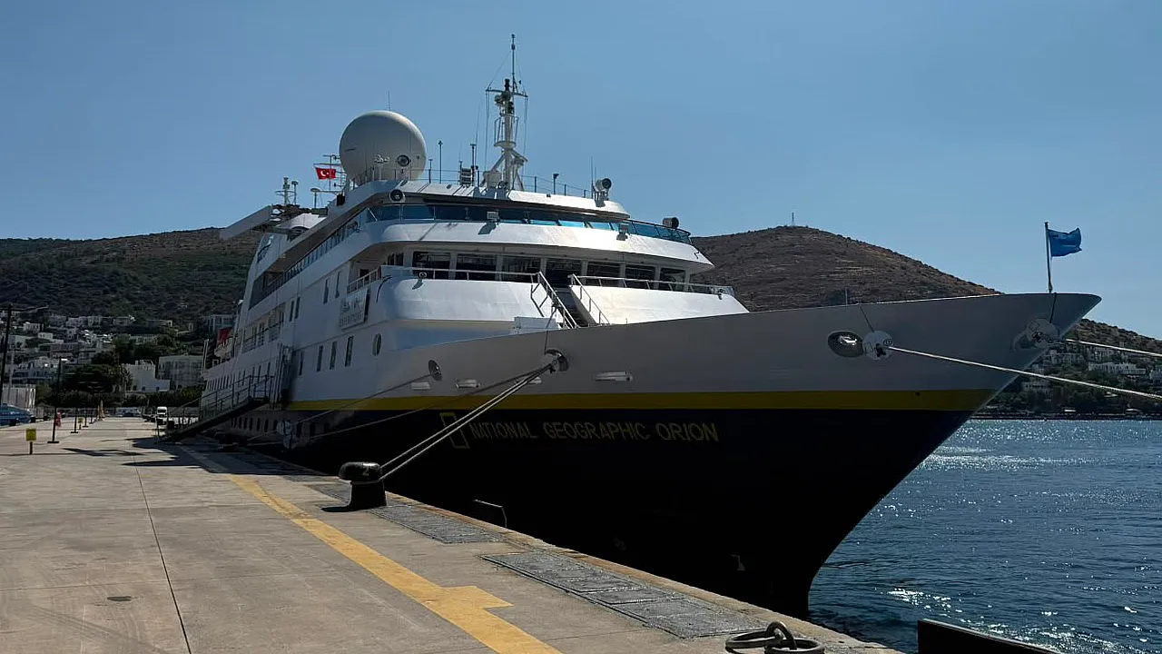 Lüks butik kruvaziyer 'National Geographic Orion' Bodrum'a geldi