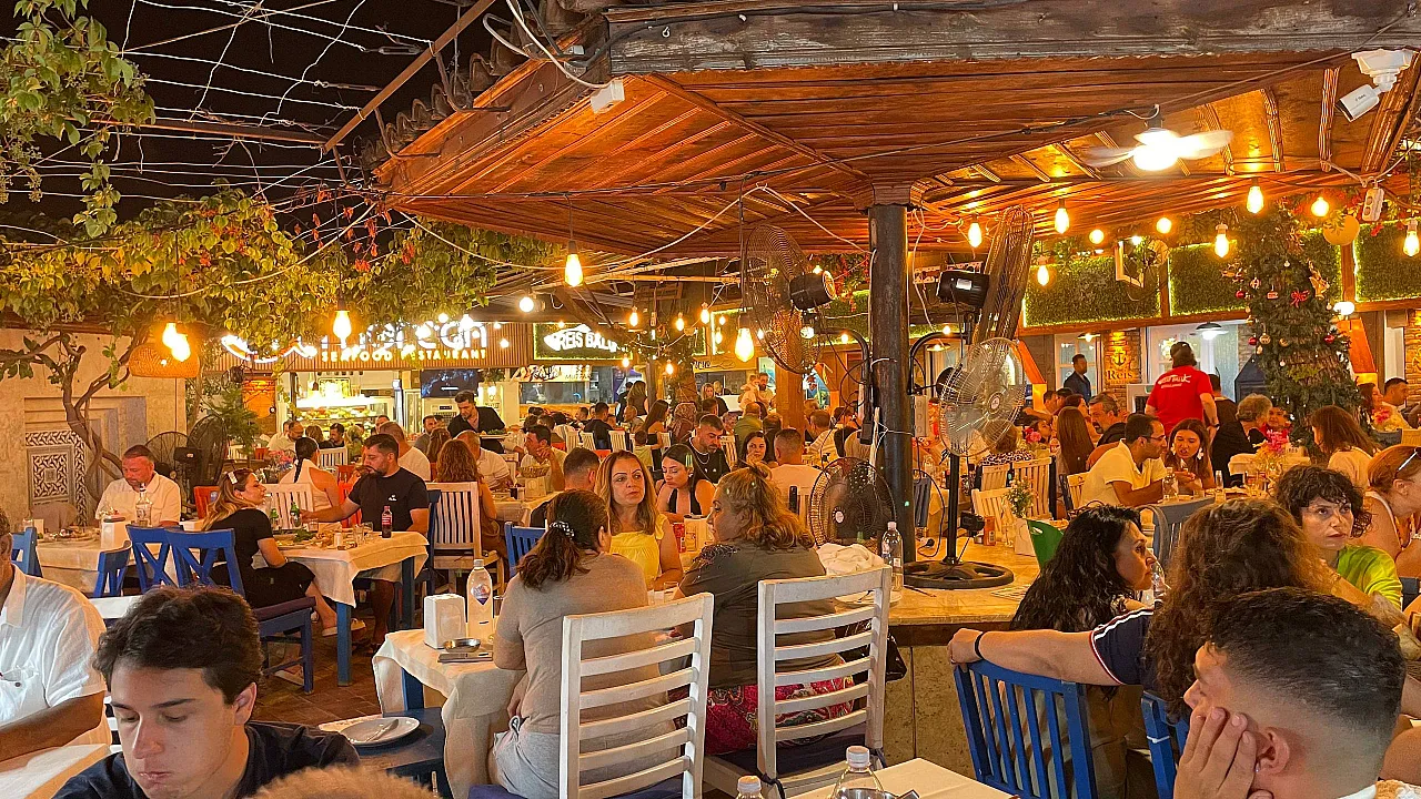 Fethiye Balık Pazarı Yaz Sezonunun En Hareketli Günlerini Yaşıyor
