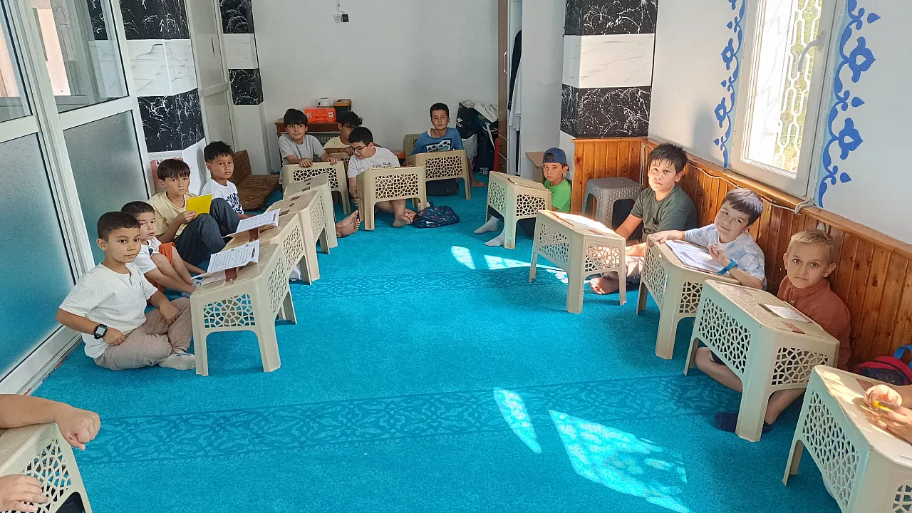 Fethiye'de 'Yaz Kur'an Kursları'na yoğun ilgi: Uğurlu Camii çocuk sesleriyle şenleniyor