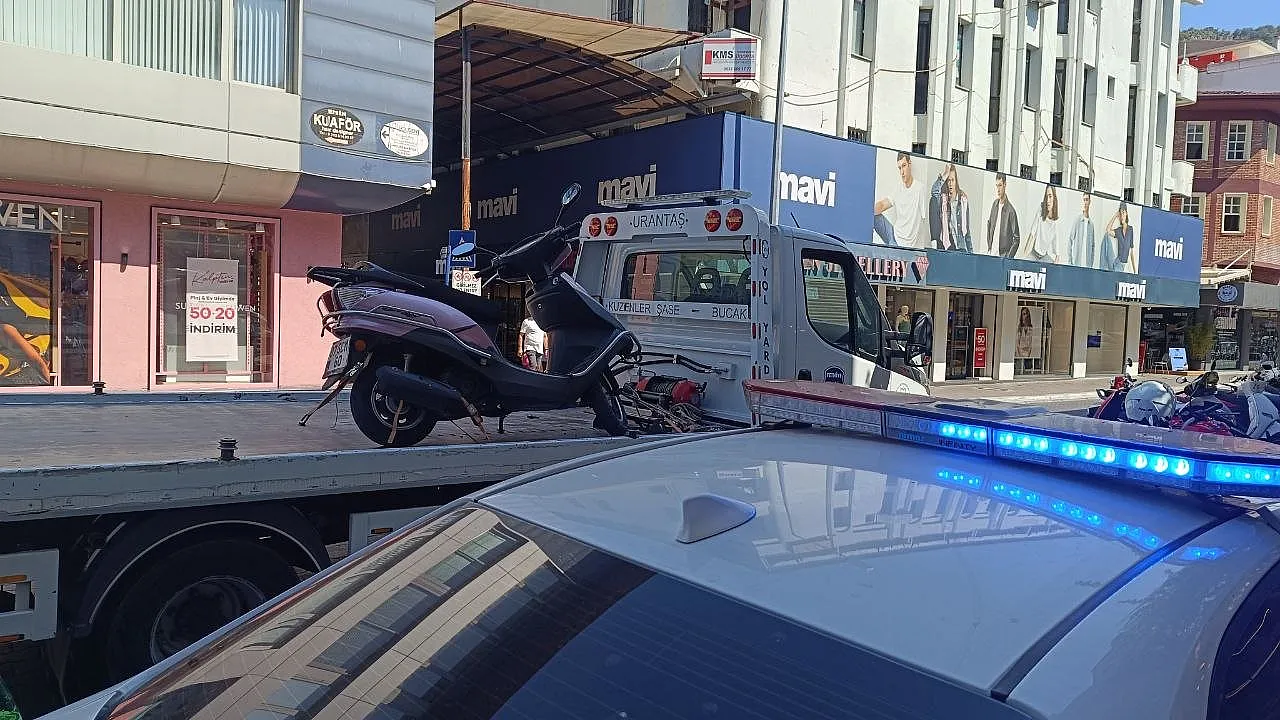 Fethiye'de Eksik Evraklı Motosiklet Çekiciyle Otoparka Götürüldü
