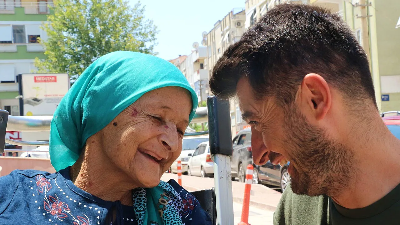 Yıllar önce bir hastaya can olur diye yaptığı bağış annesinin hayatını kurtardı