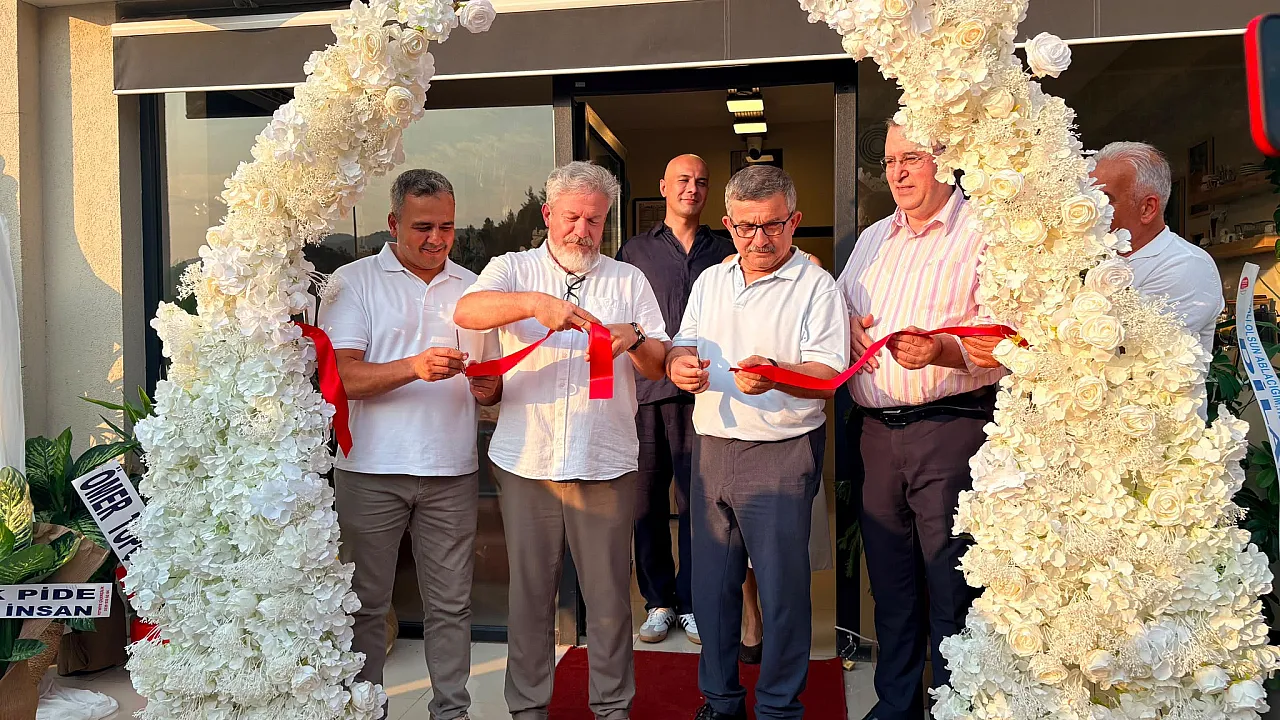 Fethiye'de Vetrain Veteriner Kliniği düzenlenen törenle hizmete açıldı