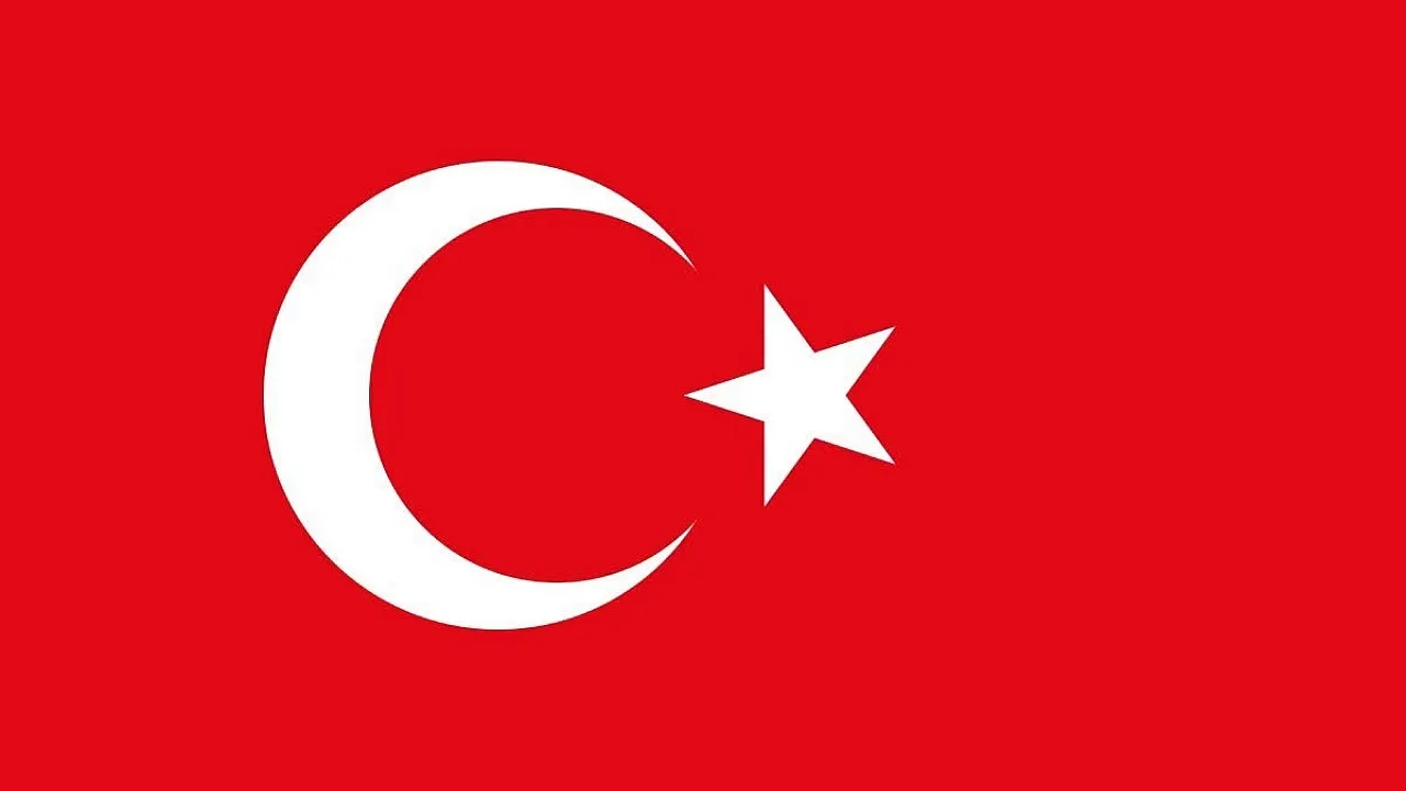 Fethiye Belediye Başkanı Karaca'dan Türk bayrağına yönelik saldırıya tepki