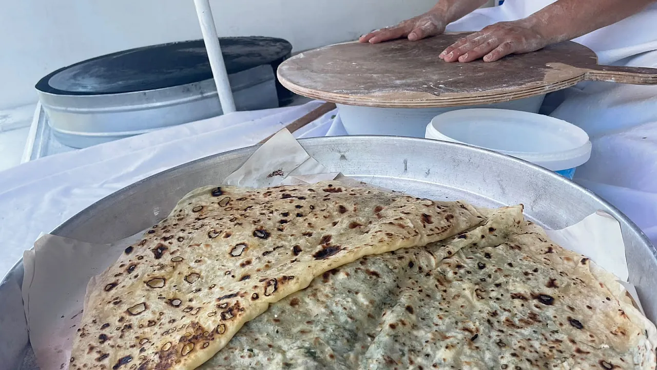 Fethiye Yassıca'da 35 yıllık bir emek: Ayşe Abla'nın gözleme tezgahı