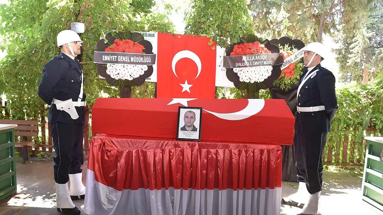 Muğla'daki trafik kazasında hayatını kaybeden polis memuru Siverek'te toprağa verildi