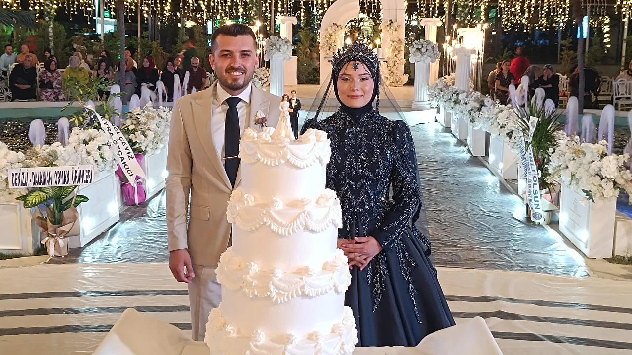 Fatma ve Erkan çiftinin nişan töreni Seydikemer'de gerçekleşti