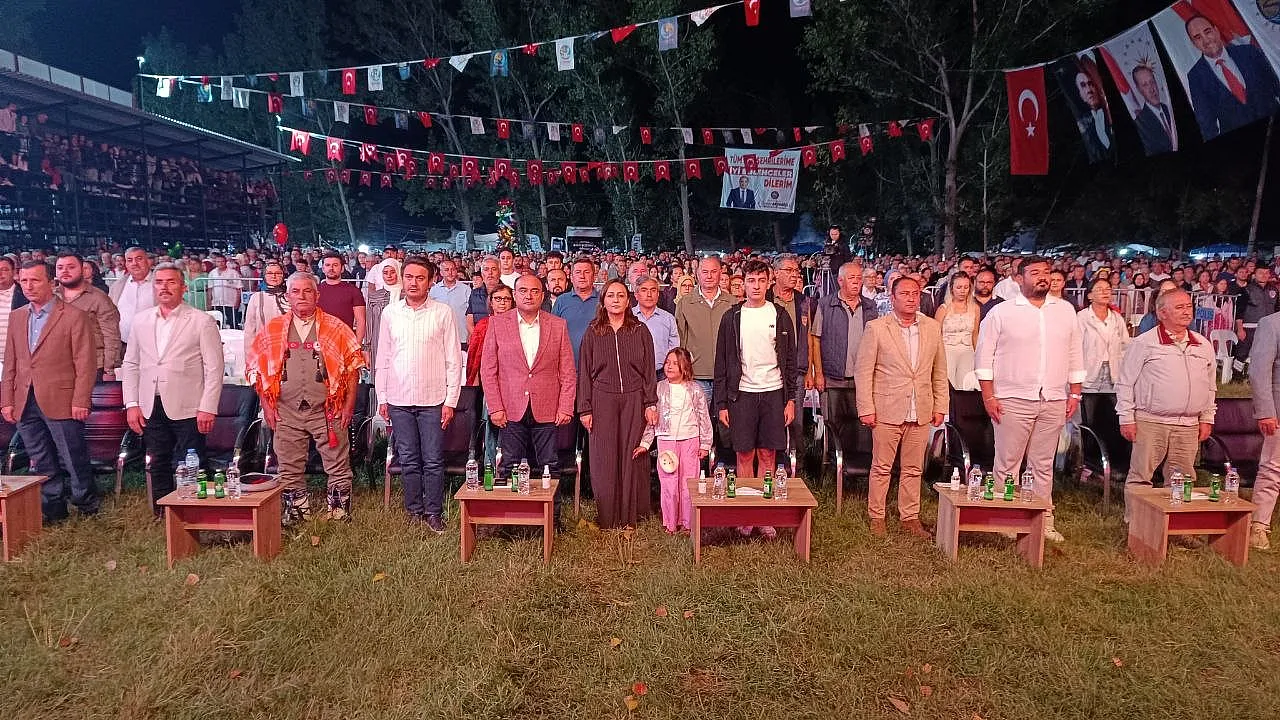 Seydikemer'de Şenlik Coşkusu Başladı: Fahriye Kuru Sahne Aldı, Sıra Cengiz Kurtoğlu'nda