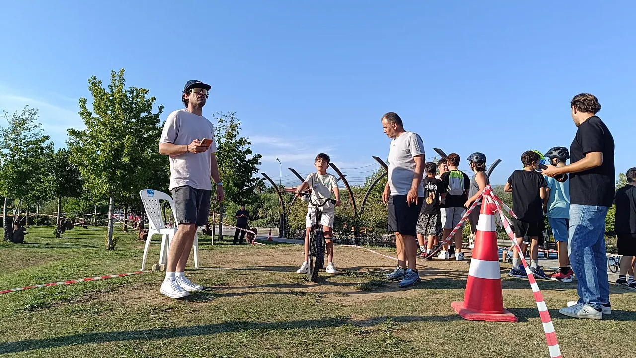 Fethiye'de Çocuklar Avrupa Hareketlilik Haftası'nda Bisiklet Sürdü