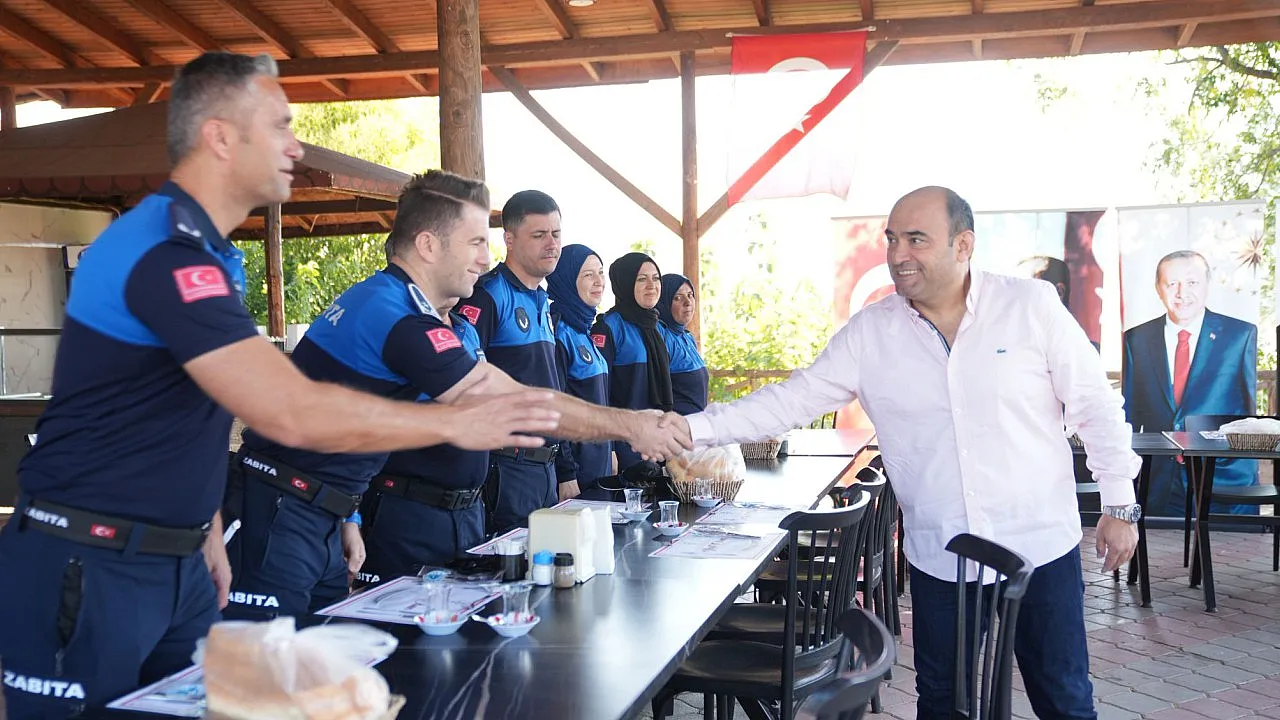 Başkan Akdenizli, Zabıta Ekipleriyle Bir Araya Geldi