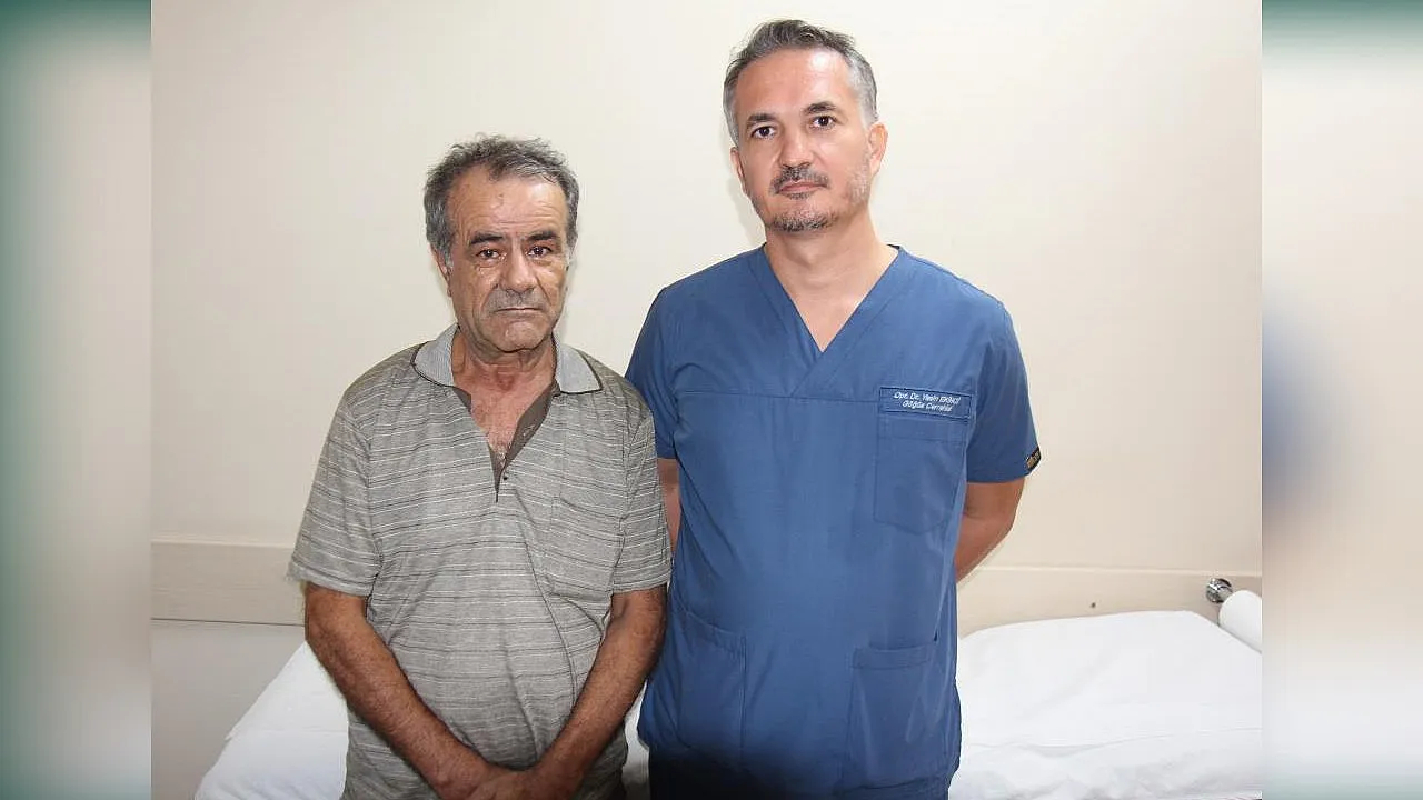 Fethiye'den Denizli'ye giden hastanın akciğerinden 20 santimetrelik dev bül çıkarıldı