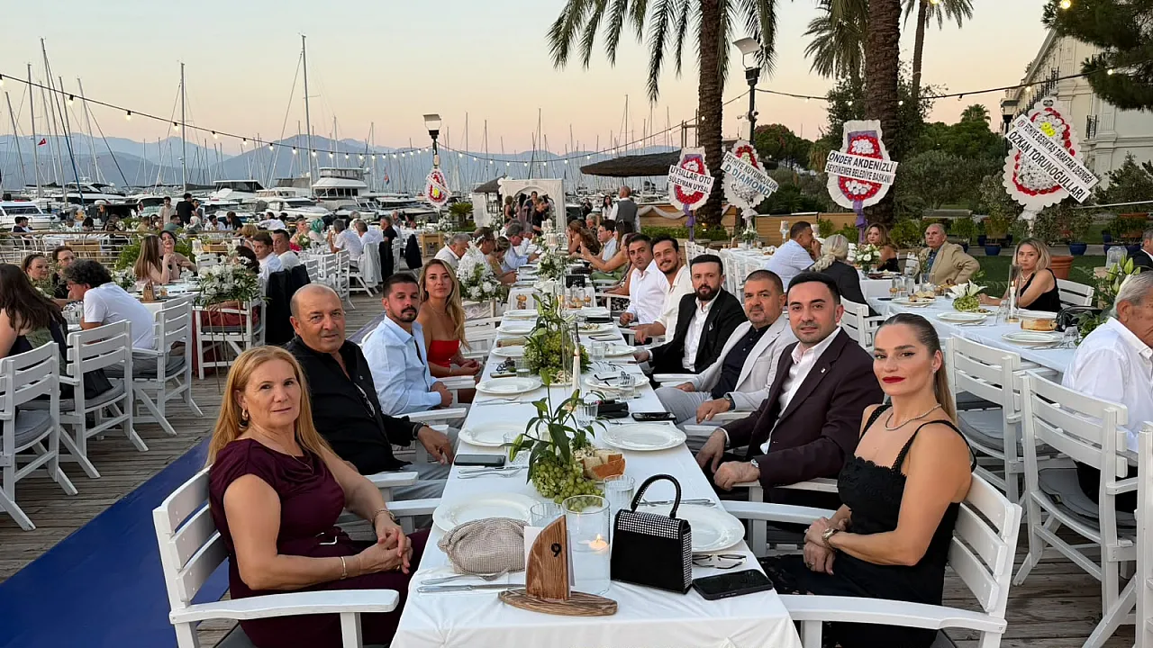 Fethiye'de Tuğçe ve Can çifti dünyaevine girdi