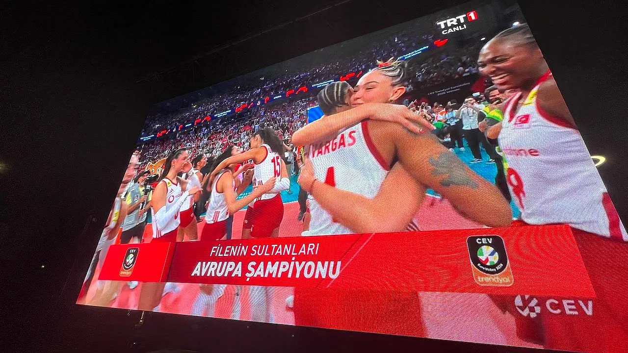 Filenin sultanları tarih yazdı: Şampiyonluk Fethiye'de de kutlandı