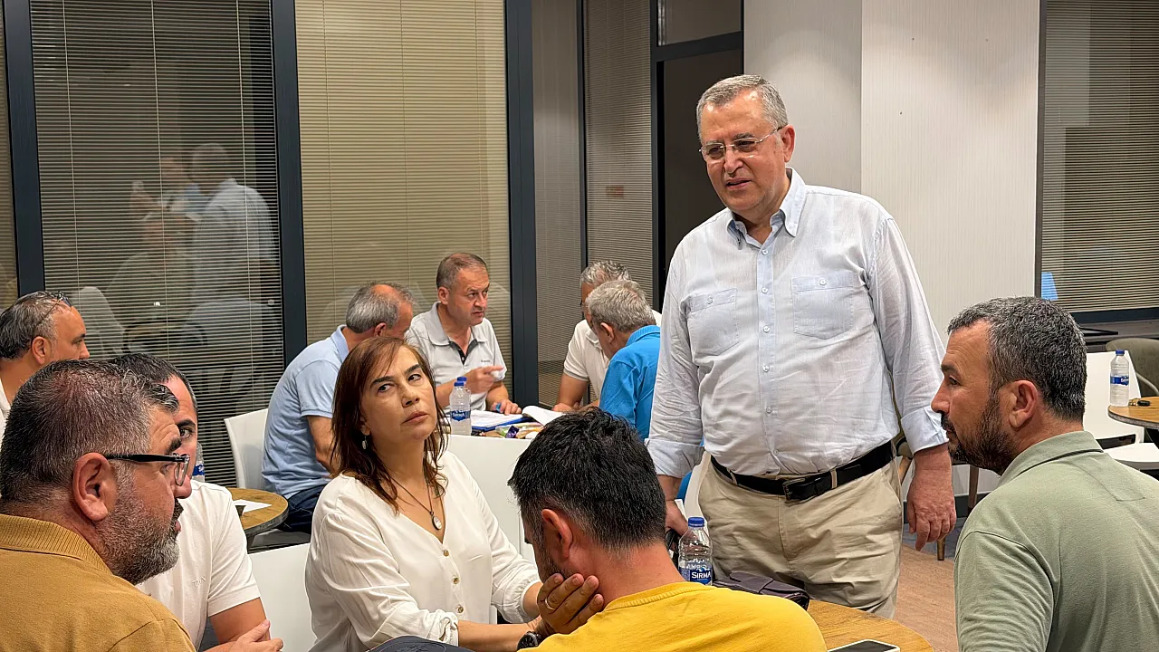 FTSO seçimleri öncesi Mavi Grup'un seçim ofisinde yoğun çalışma
