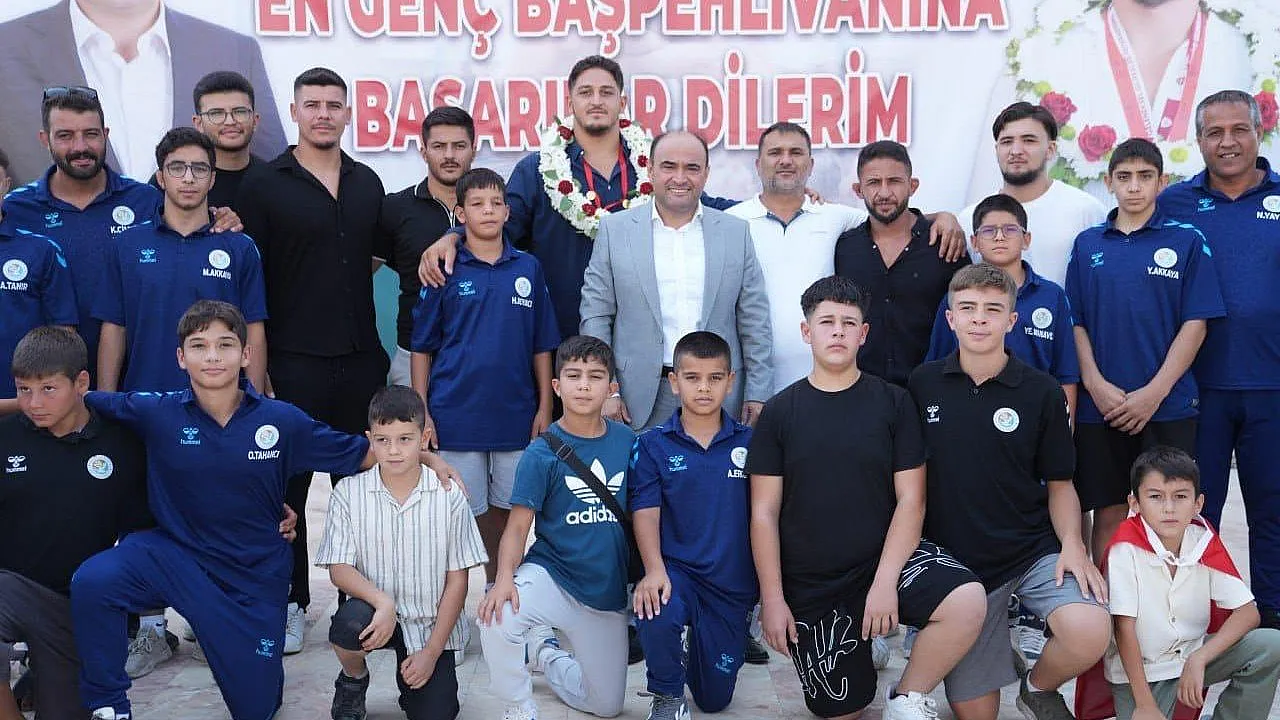 Seydikemer, Türkiye'nin En Genç Başpehlivanı Muhammed Enes Özcan'ı Coşkuyla Karşıladı