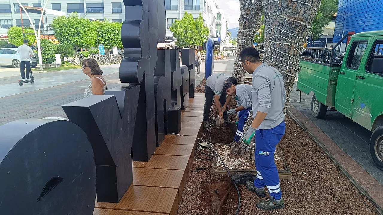 Fethiye Beşkaza Meydanı'ndaki Tabela Yenileniyor