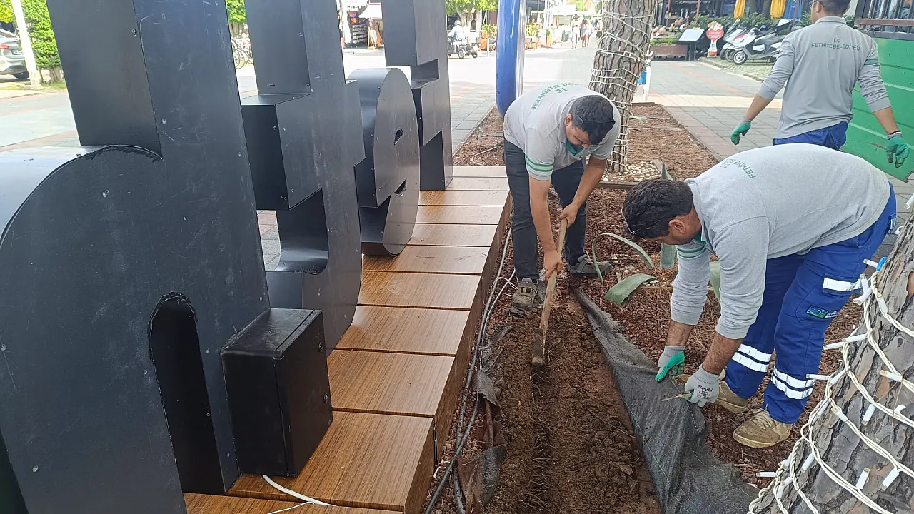 Fethiye Beşkaza Meydanı'ndaki Tabela Yenileniyor