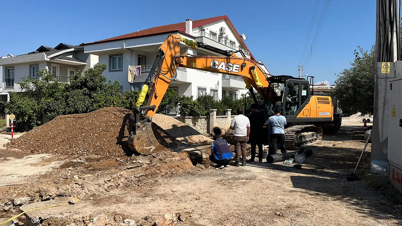 Fethiye Menteşeoğlu'nda drenaj çalışmaları devam ediyor
