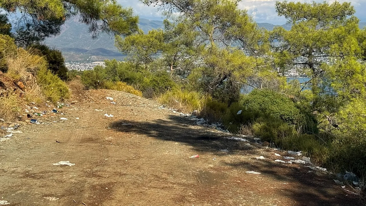 Fethiye Yarımadası'nın güzelliğine çöpler gölge düşürüyor
