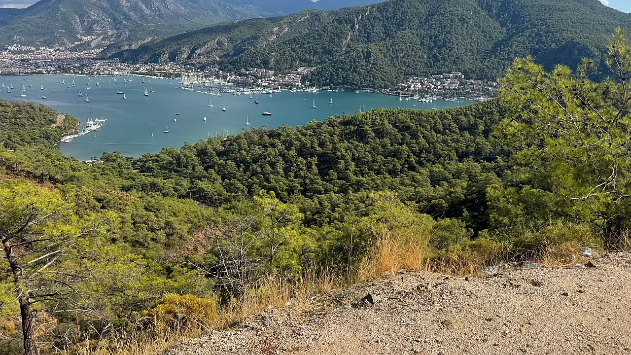Fethiye Yarımadası'nın güzelliğine çöpler gölge düşürüyor