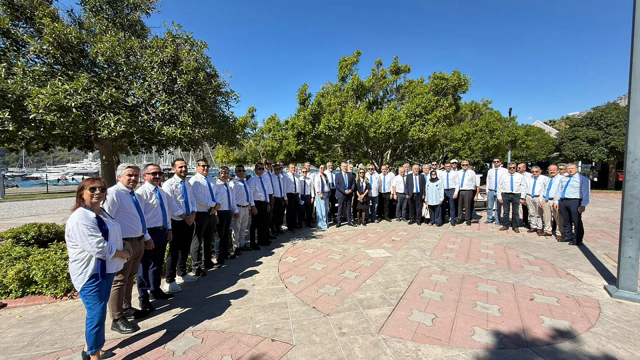 Göcek'in Rengi Mavi: 'Çıralı'ya Seçim Öncesi Büyük Destek'