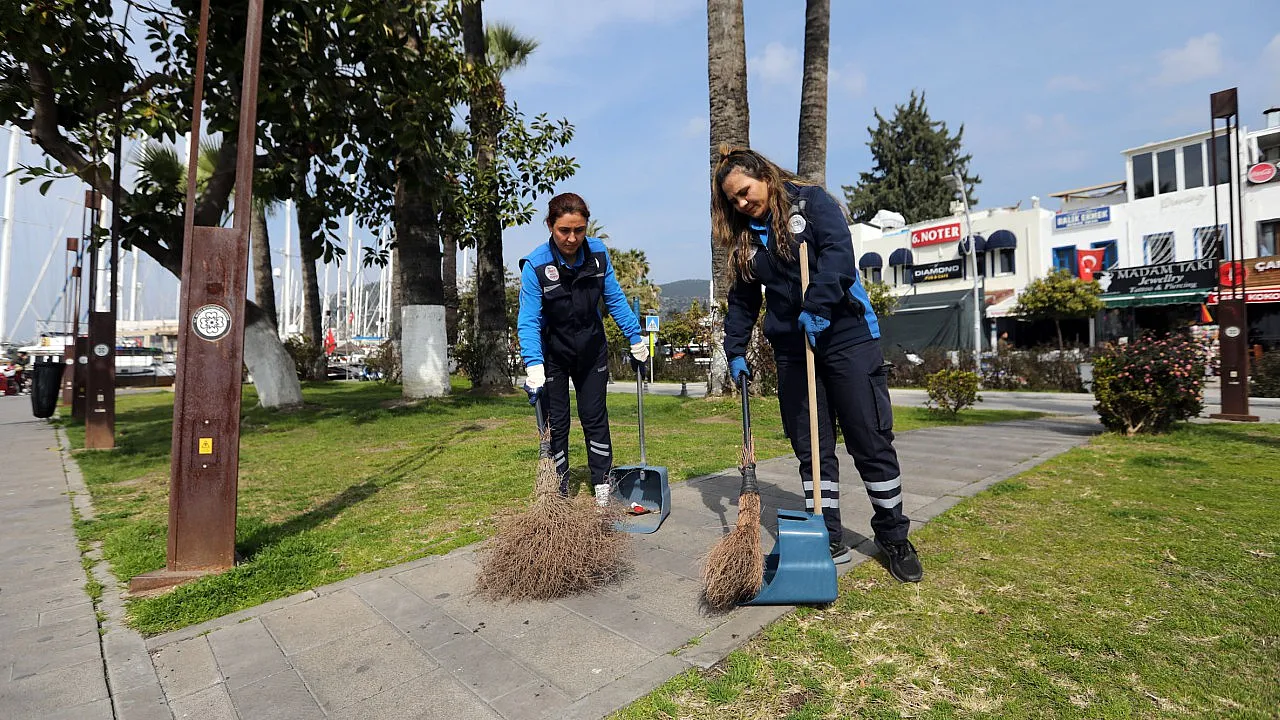Muğla Büyükşehir'den Sağlıklı ve Temiz Çevre İçin Yoğun Mesai