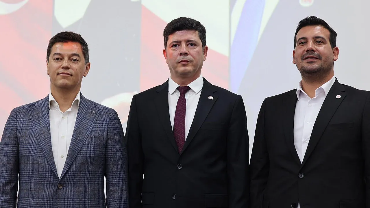 Yeni Parti Muğla'da iki adaylı seçim öncesi kongre yapıldı