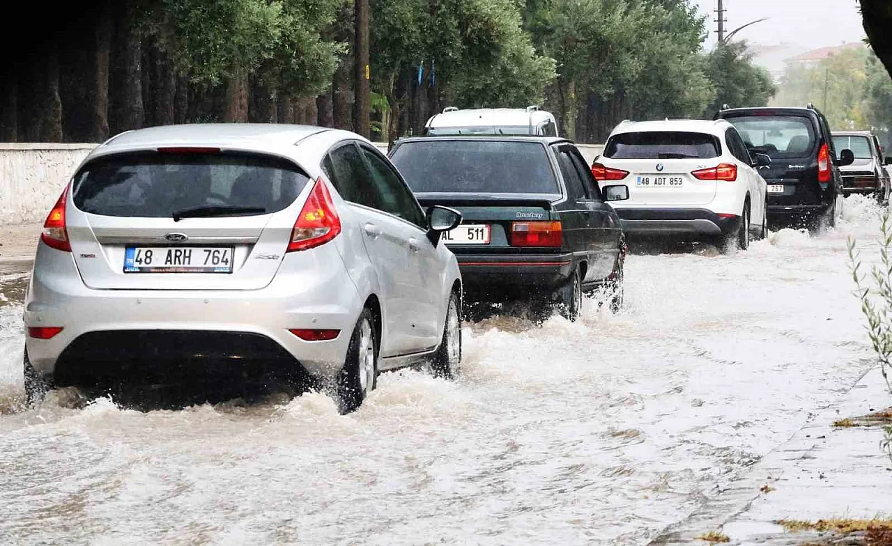 Muğla hava durumu: 4 Ekim Pazar günü 13 ilçede gök gürültülü sağanak bekleniyor