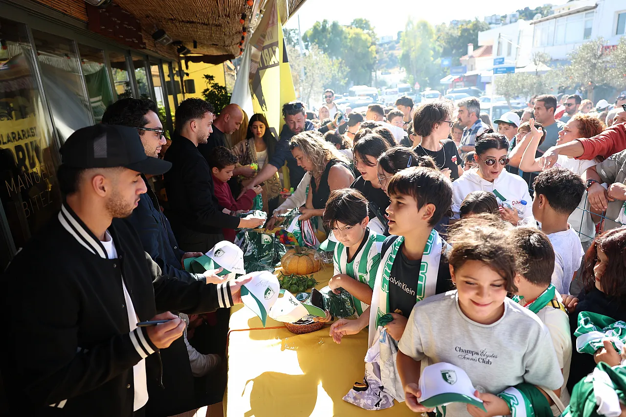 Bodrum FK ve 'Daha 17' oyuncularına sevgi seli