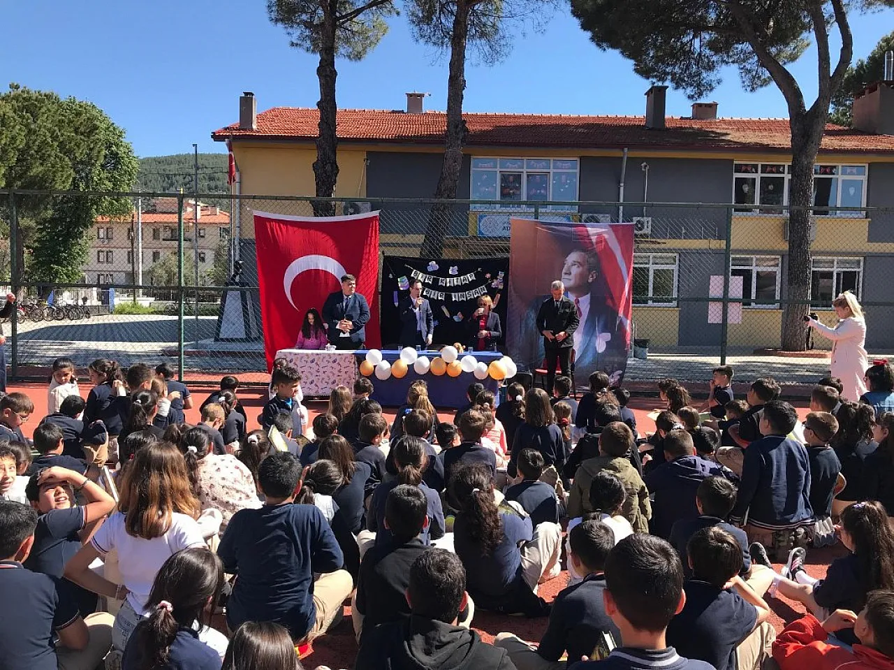 Ula'da 'Bir Kitap Bir İnsan' projesi yapıldı