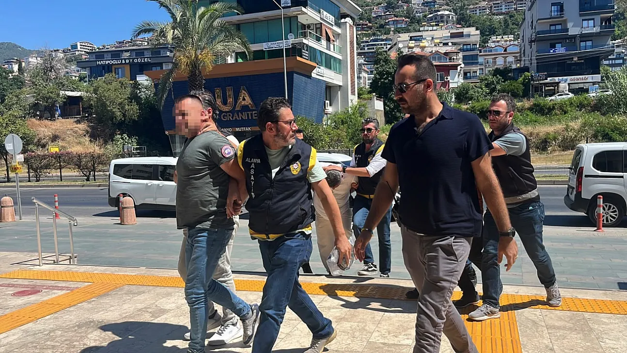 Alanya'da tartışma cinayetle bitti: 1 ölü, 3 şüpheli adliyeye sevk edildi