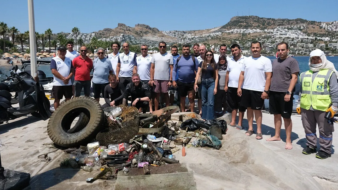 Bodrum'da deniz dibi temizliği yapıldı