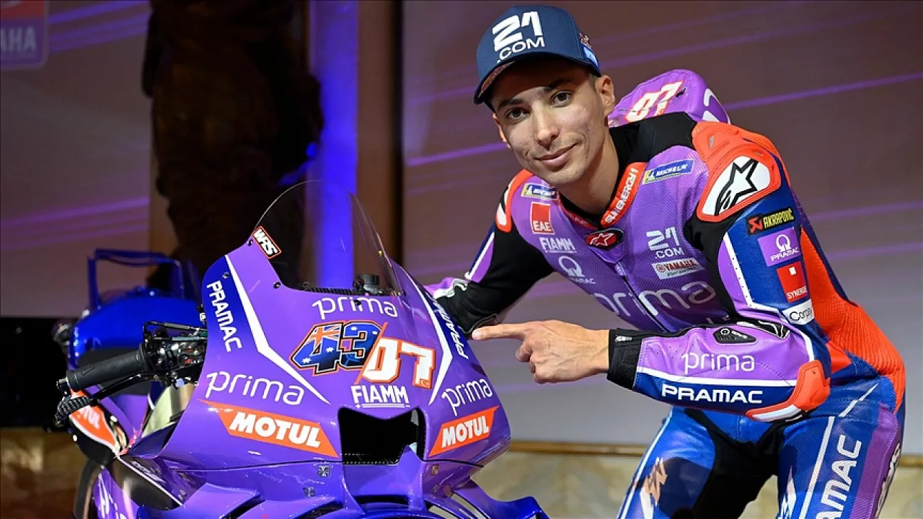 Milli motosikletçi Toprak Razgatlıoğlu'ndan Malezya'da