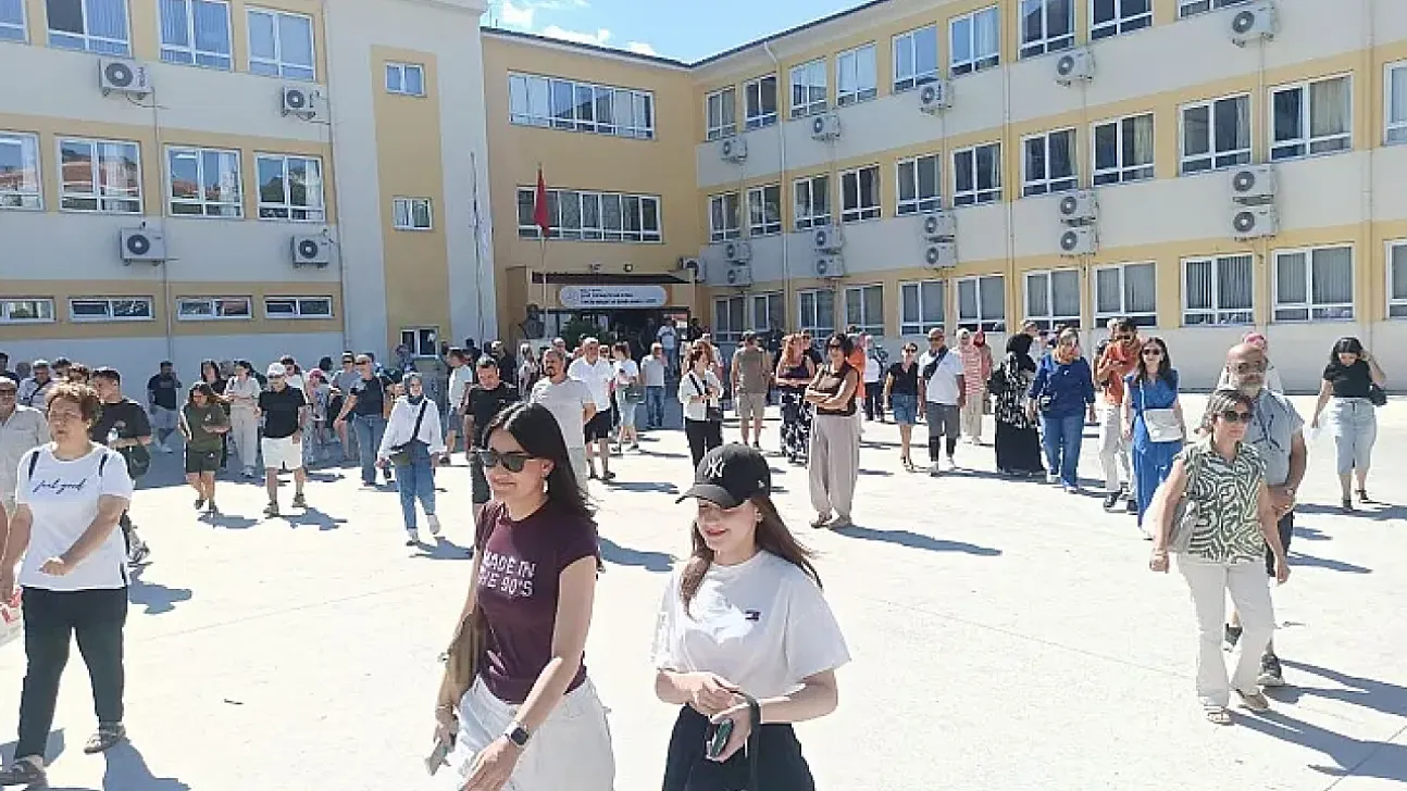 Fethiye'de TYT Sona Erdi: Öğrenciler ve Veliler Derin Nefes Aldı