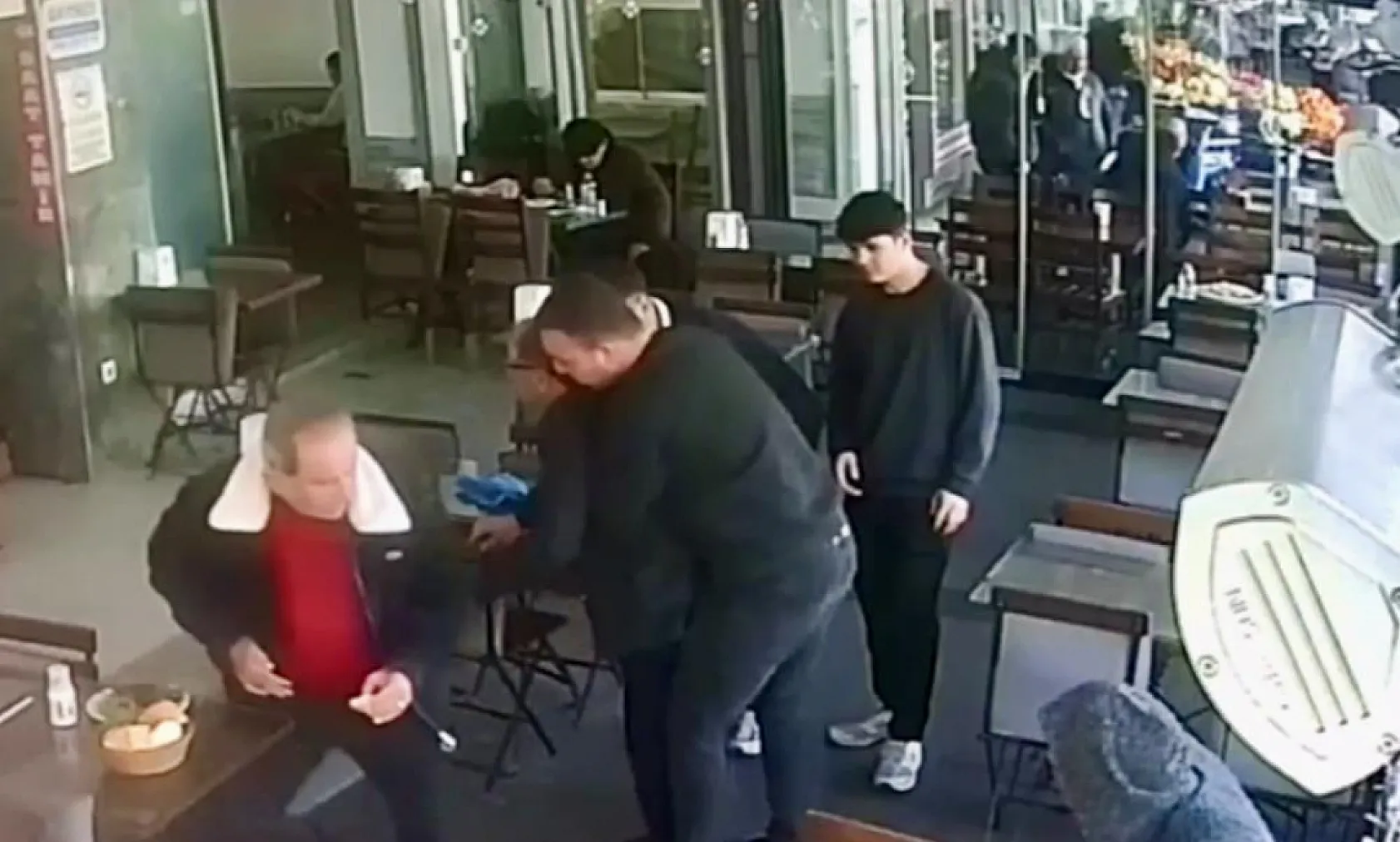 Bodrum'da dönerciden Heimlich manevrası