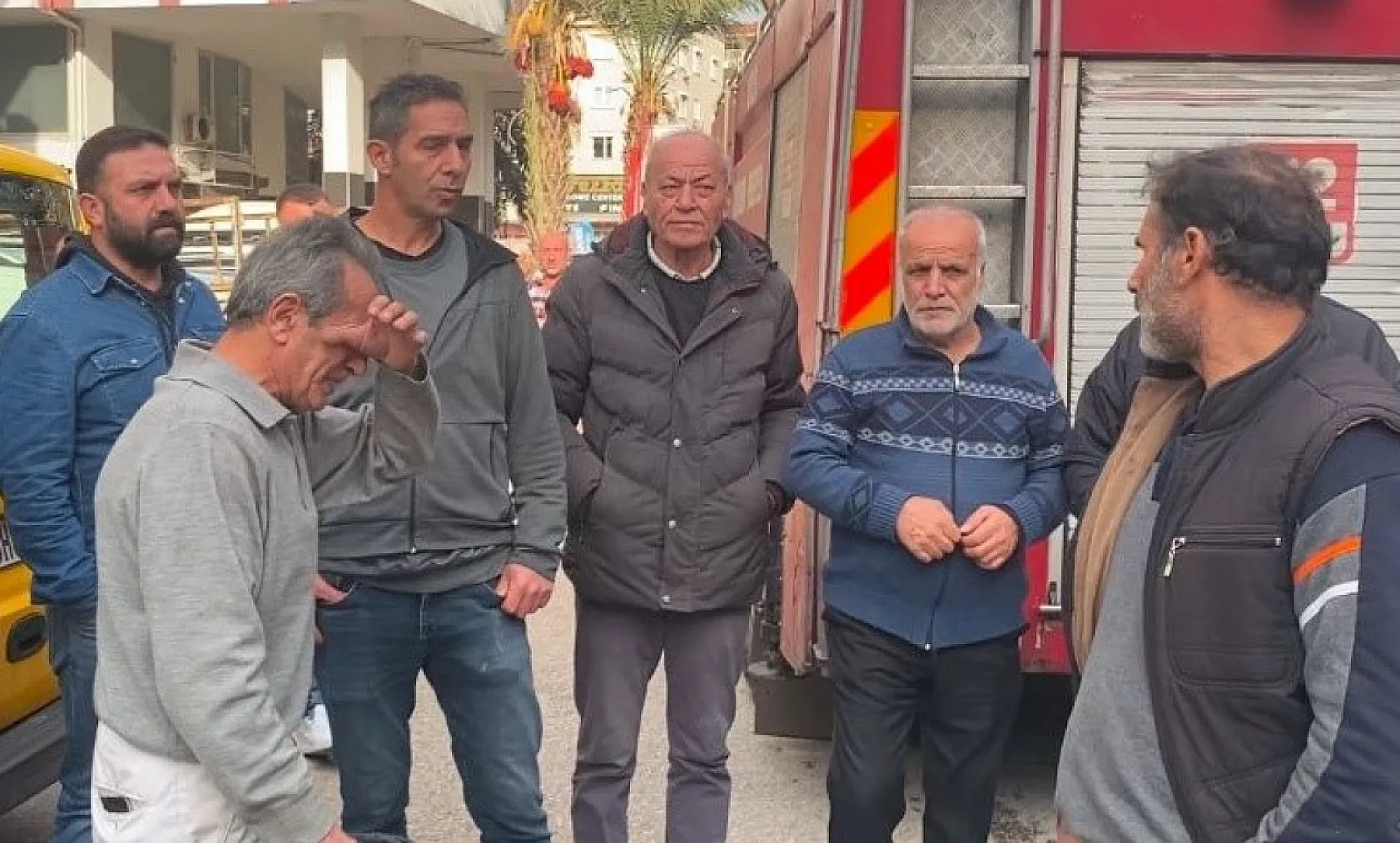 Mahallede yakmadığı yer kalmadı, bu seferki hedefi bayan kuaförü oldu