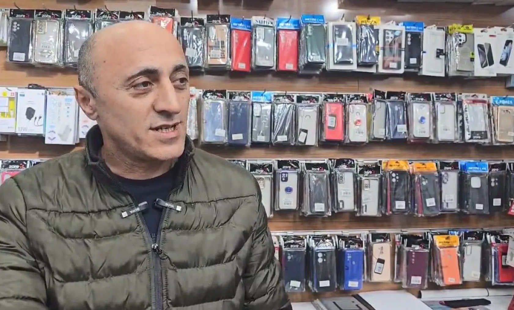 Tamir için getirilen cep telefonu bomba gibi patladı