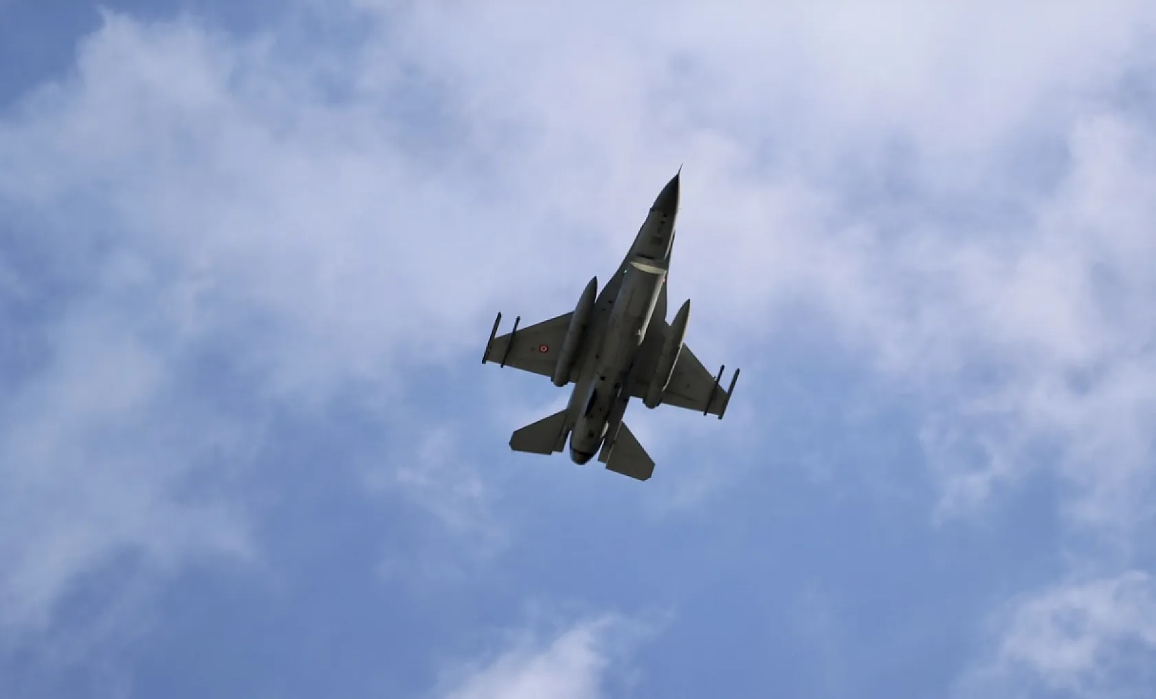 Fethiye'de muharip uçak F-16'ların geçiş provası yapıldı