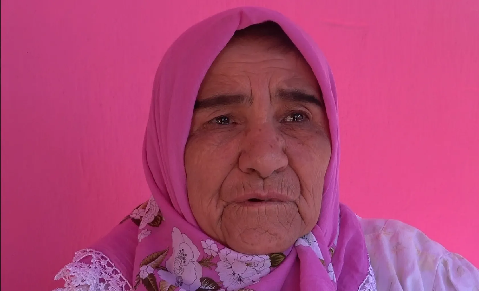Pembe renk tutkusuyla bilinen 'Barbie Teyzesi' pembe evine mahkum kaldı