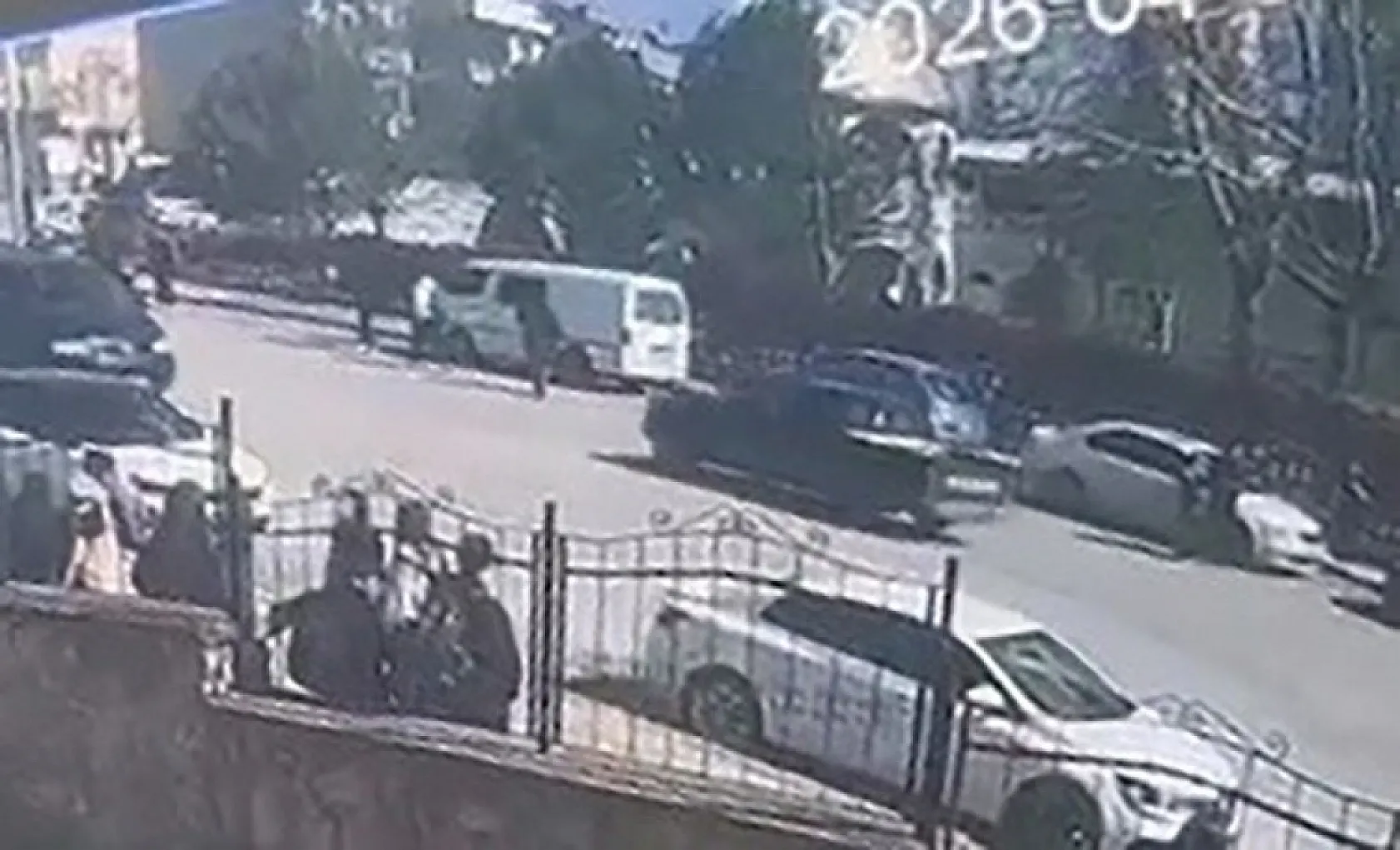 Balkondan düşen 3 yaşındaki çocuk, ağır yaralandı